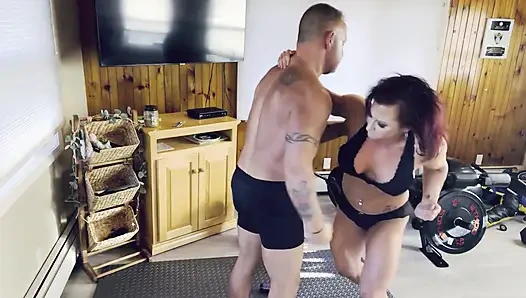 Kandy gegen den paten belly punching Verlierer verehrt den gewinner