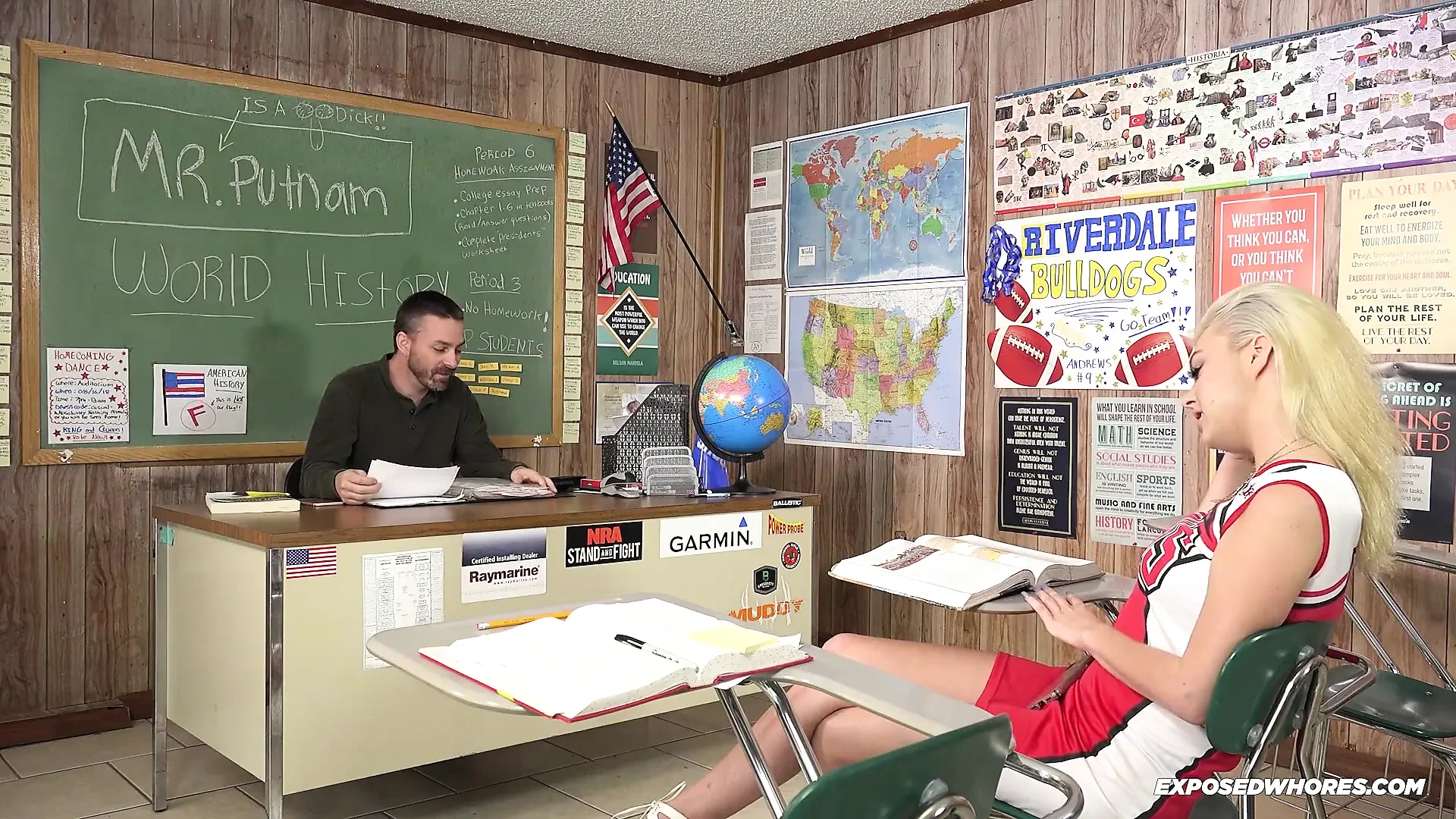 Nova cane blows her teacher to get a passing grade