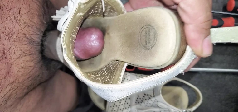 found cute heels on facebook market
