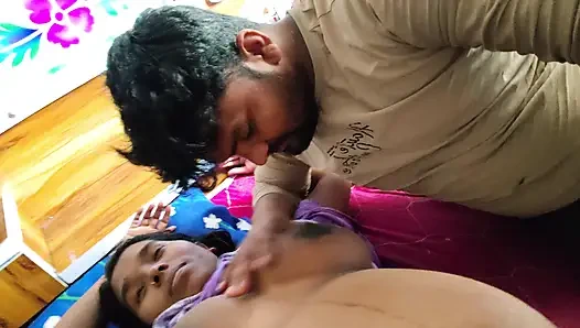 Devar apni, schwangere bhabhi ka möpse lutschen kar raha he - desi heiße junge bhabhi schöne nippellutschen.