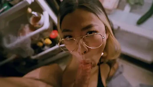 Gece geç saatlerde mutfak aperatifi protein yüze boşalmaya dönüşüyor