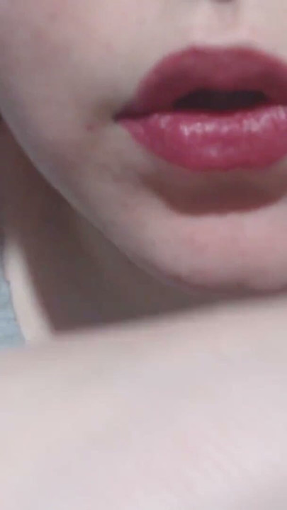 Lipstick up close | Clip 1