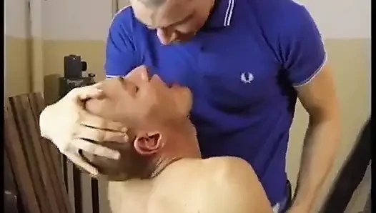 Cazzofilm - merdivenlerde heyecanlı
