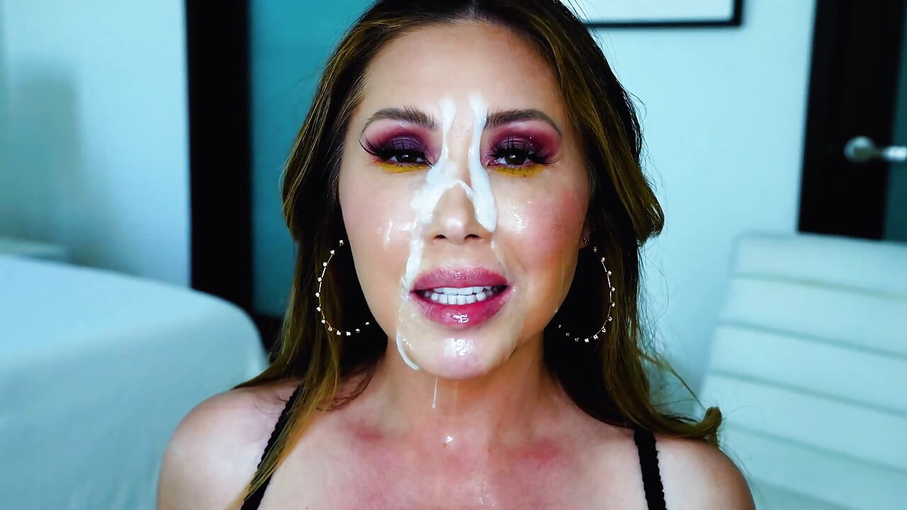 Kianna Dior Leopard bắn tinh lên mặt khổng lồ