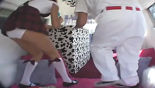 Harte verdammte möse nasses teen-schlampen-fickloch sieht voll mit abspritzen gut aus