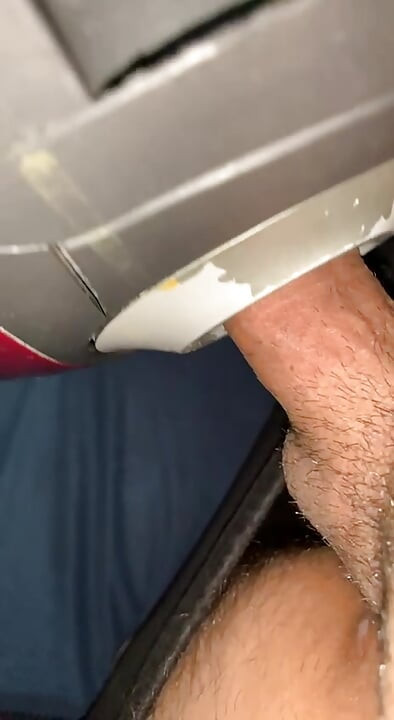 שואב האבק הרעב רוצה שאזיין אותו