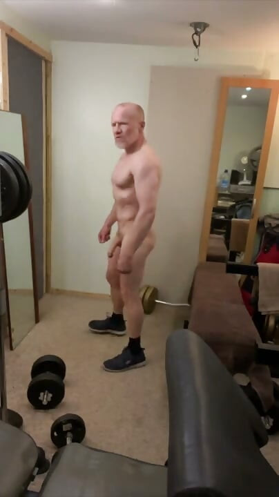 筋肉マッチョお父さんの胸裸トレーニング、筋肉崇拝と射精、OnlyFans予告編: Lilbodybuildermk2
