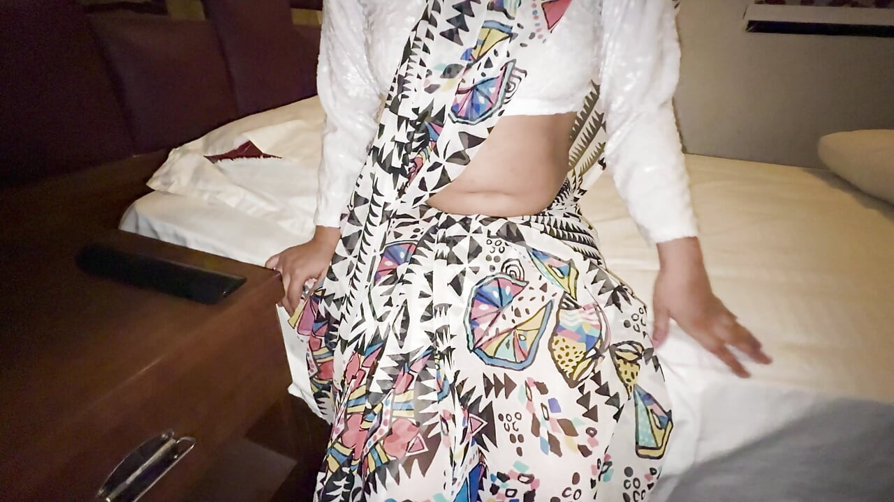 Bhabhi Ko Apna Land De Ke Unki Chut Ki Aang Bujhai