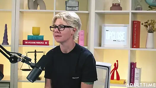 Khloe Kingsley Squirting on Camera & Red Flags | the Adult Time Podcast