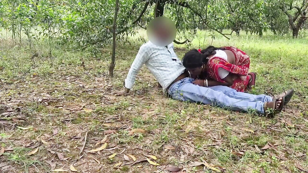 Sona Bhabhi fucked by a school student in forest,she first time  forest outdoor sex by her school life boy friend.