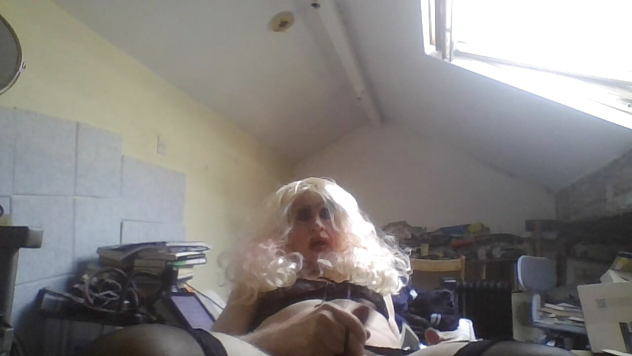 Daddy Bob's slag Sarah degrades herself for her Master, smokes, wanks to cum shot, drinks own piss