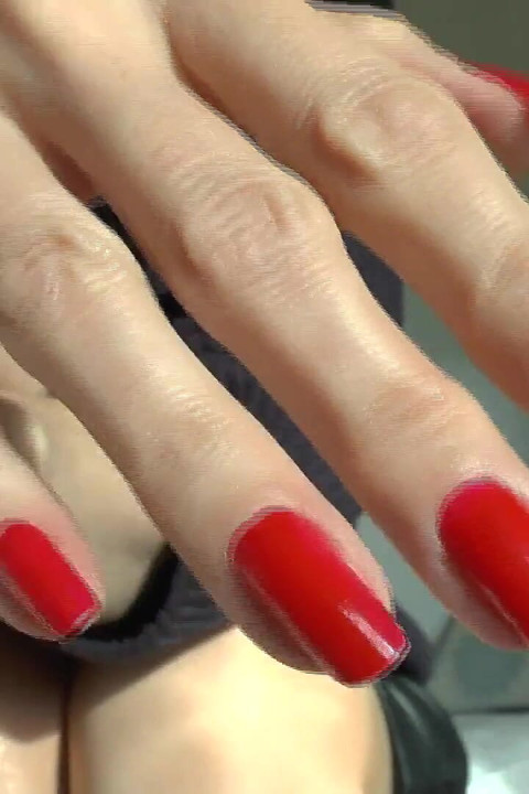 Kalemle köle işaretlemesi, güzel kırmızı tırnaklar, lady victoria valente