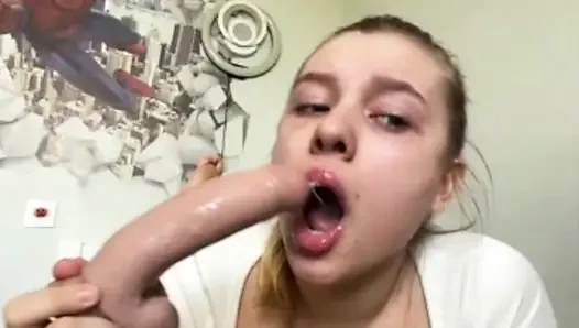 Sloppy dildo blowjob with jucielussie and slapping ass