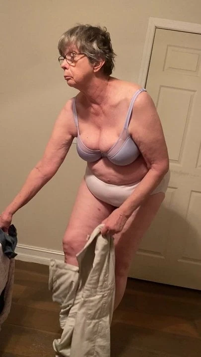 Undressing for bef