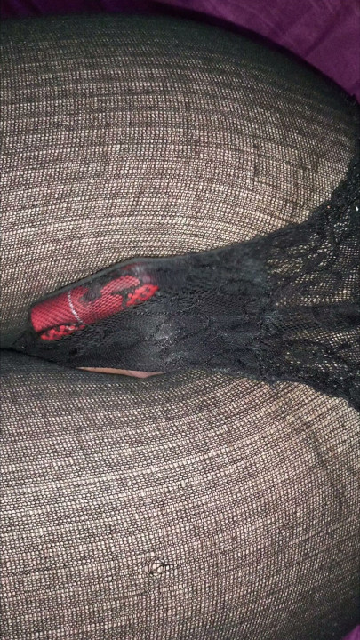 Femboy Håndfri sæd på egen rumpe gjennom truser