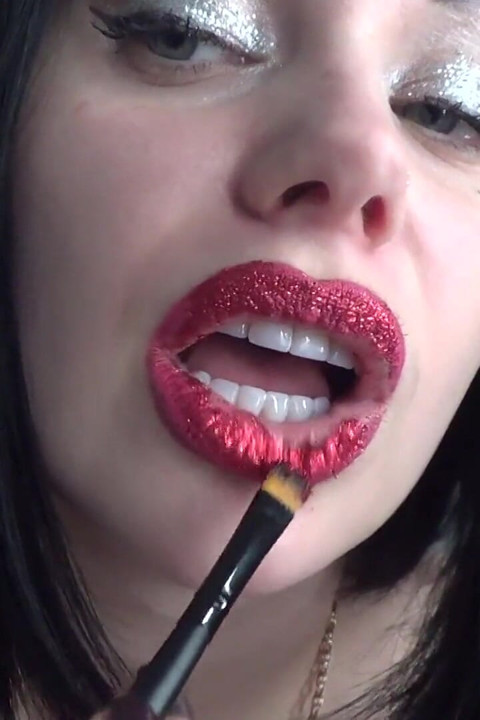 Red glitter on my big lips JOI