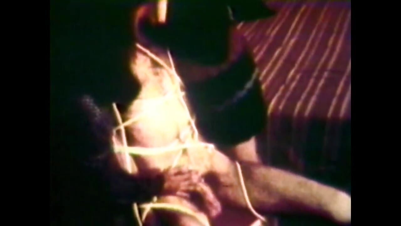 恶心的狂野荡妇