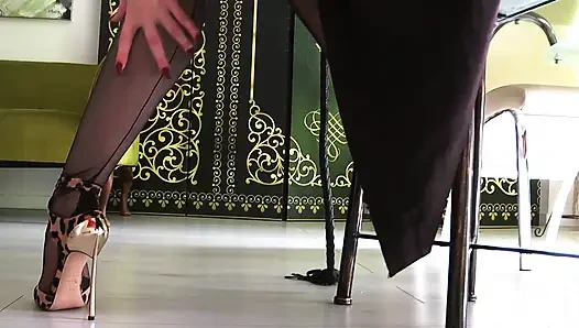 Oral servitude from hot blonde in bodystockings