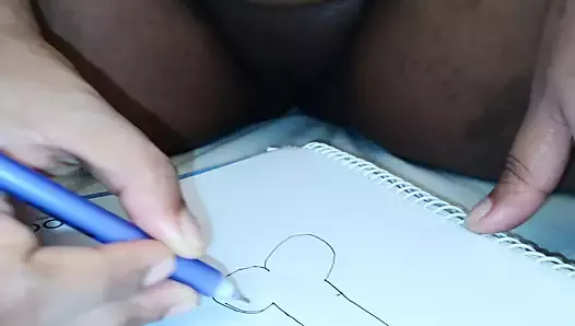Cette tatie sexy n'a pas d'homme, dessine une grosse bite sur du papier, fait semblant de baiser