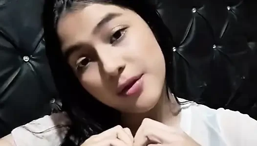 Yuliethgomez mencuri panggung dengan tenggorokan mentah-mentah