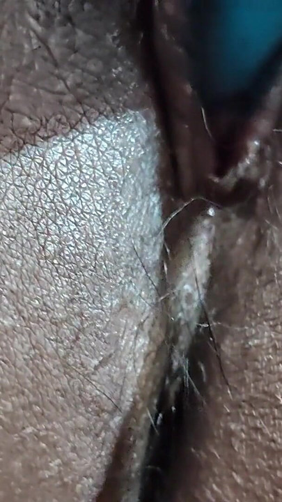 Fiul vitreg a prins-o pe mama vitregă masturbând-o și profită și înregistrează un videoclip | Clip 2