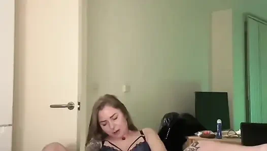 Canavar büyük zenci yarağı ile gece geç saatlerde sikiş