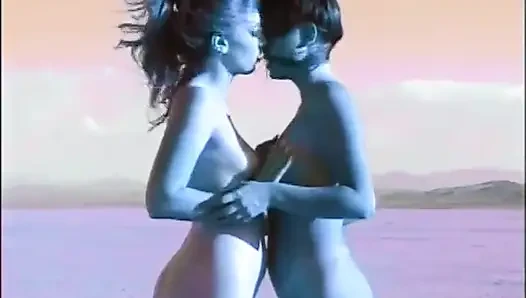 Negatif seks ve lezbiyen orta yaşlı seksi kadınlar