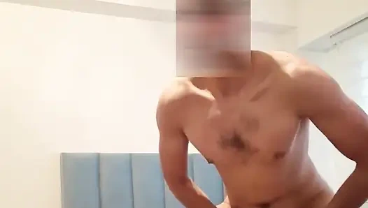 Er sehnte sich nach meinen großen titten, während ich putzen, also musste ich verpflichtet werden