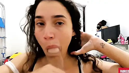 I got out of the shower and received a blowjob from the young married girl!