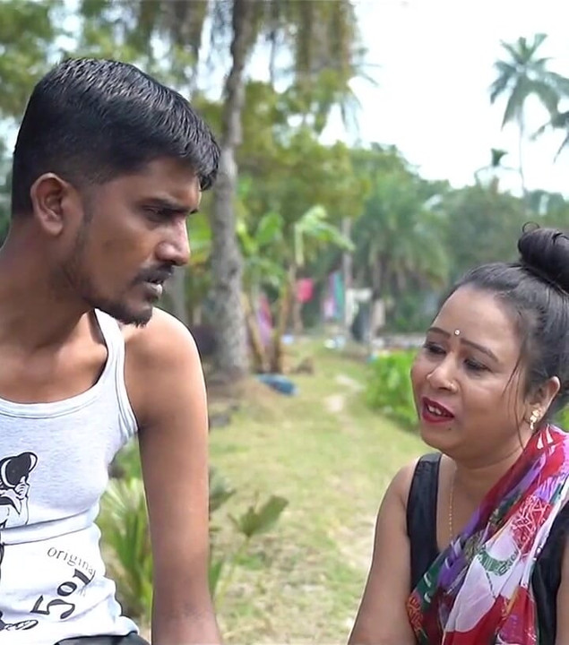 Poor Farmers Wife Fucking with Rich Boy! Village Bhabhi Sex