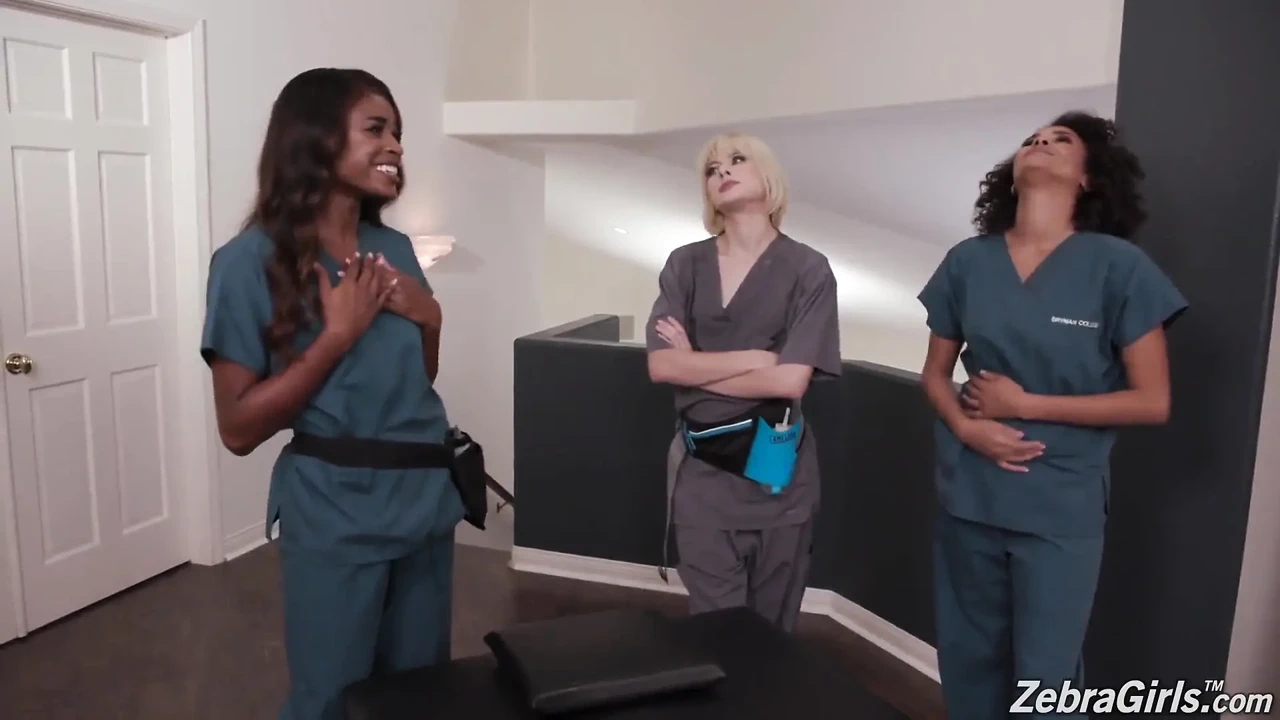 Alina Ali, Jessie Saint and Nicole Kitt have lesbain sex