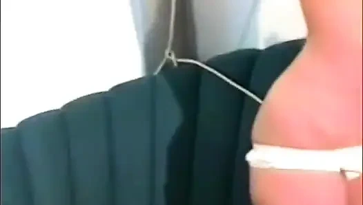 Nyambuk pantat montoknya