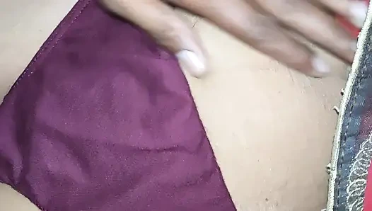 Индийская девушка дези в первый раз XXX со своим бойфрендом.