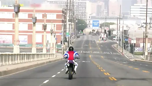 En ateşli üçlü seks iki fetiş bağımlısı fahişe ve büyük yaraklı bir adam