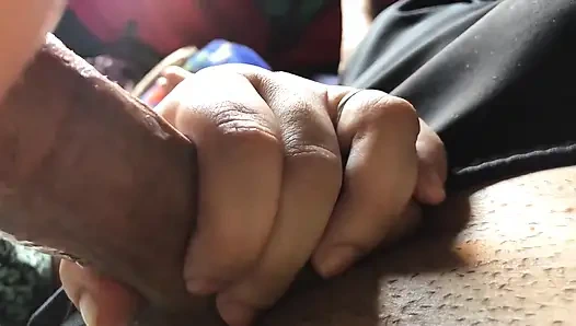 Suudi Arabistanlı Arap kız sakso çekiyor