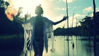 Naakte muziekvideo: Mariana Degani - Preludio Furtacor