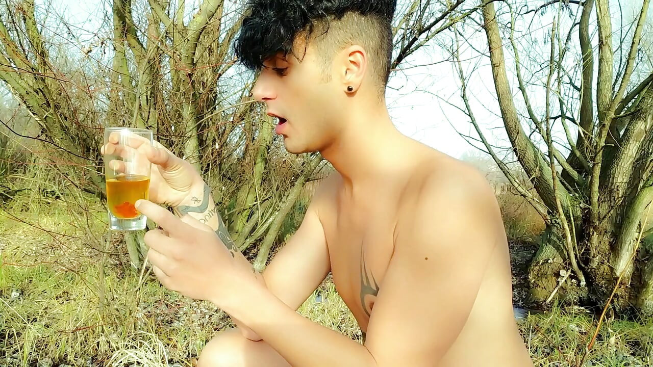 Gummy Bears in Ass, Swallowing Gummy Bears with Cum and Piss on Gummy Bears