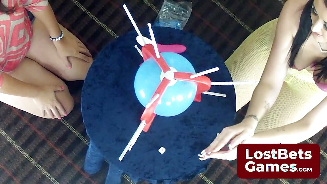 Si Angel at ang Malanding Grace sa Nakakaakit na Laro ng Prick-prick-bang