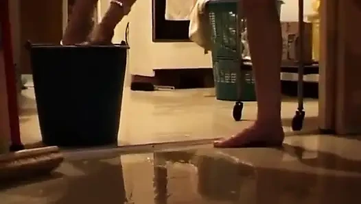 Celana kencing setelah bersih-bersih