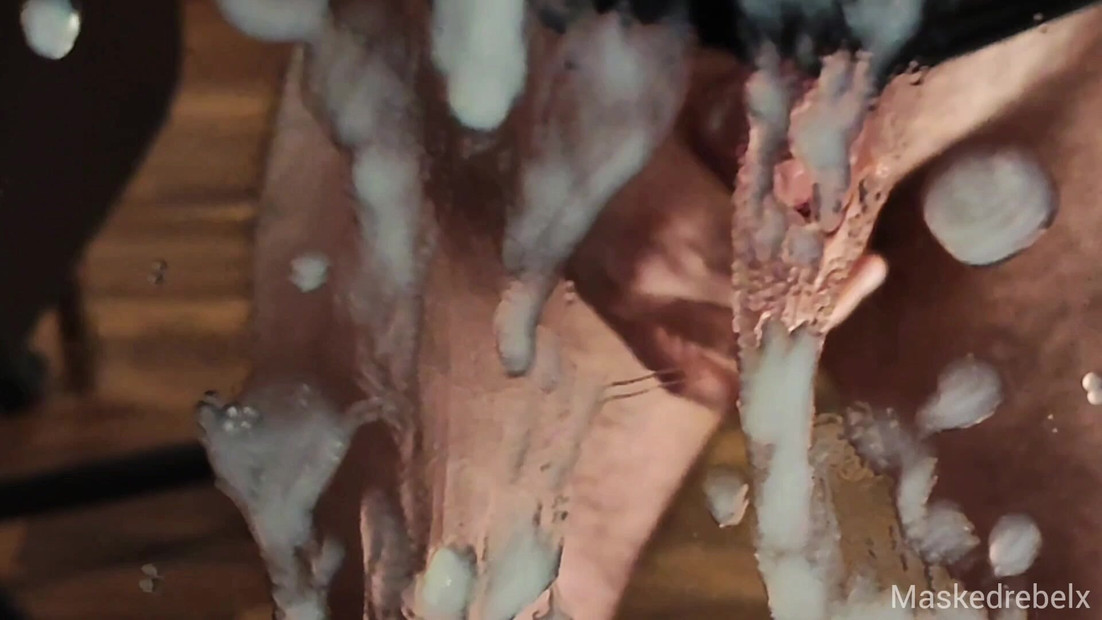 Horny man shoots his cum all over the mirror - Intense and loud moaning!