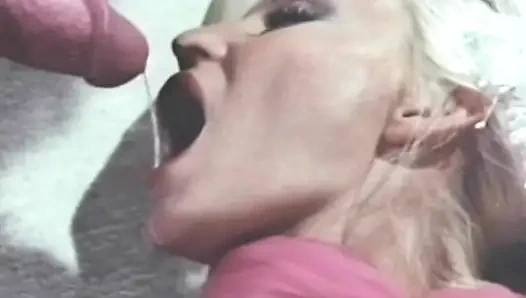 Tante seksi perancis dientot habis-habisan sampai dicrot sperma hangat
