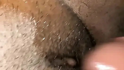 DIE FETTE NASSE MUSCHI MEINER NACHBARIN GEFICKT UND GEFINGERT, BIS ICH IN SIE KAM