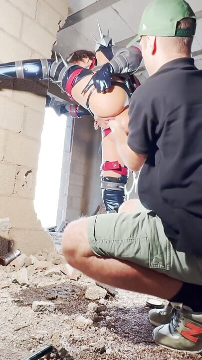 Coslpay Outdoor Double Anal Fisting