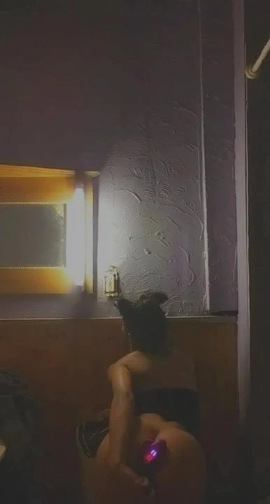 Hidding Emi