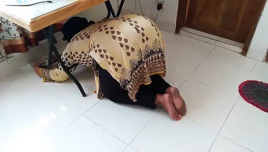 Ein schönes zimmermädchen in Saudi-Arabien ficken