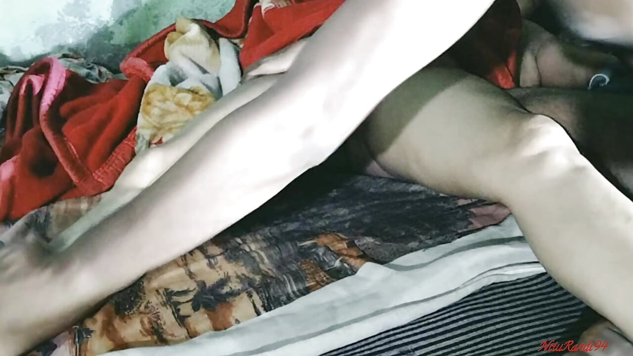 Horny Desi Bhabhi Body Massage and Fucking