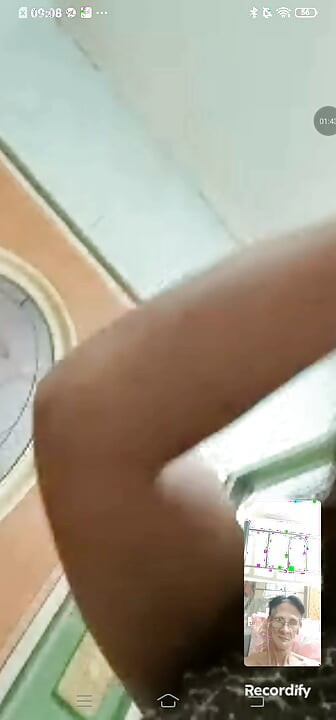 promluvíme si a pak si uděláme sexuální video call pro naši touhu.