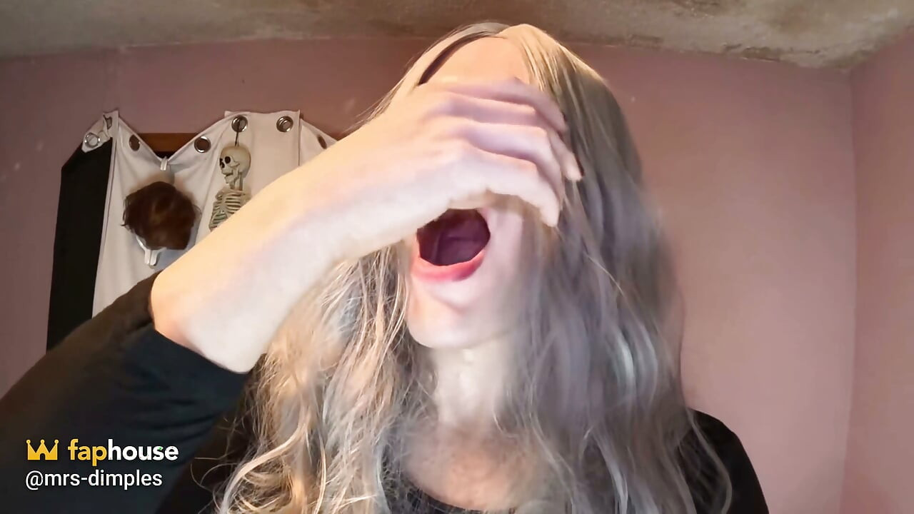Göttin Erwischte Gummis Beim Ficken Auf Ihrem Bett