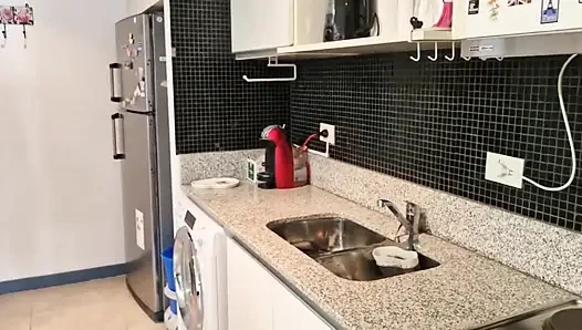 Мачеха моей девушки хочет мой член