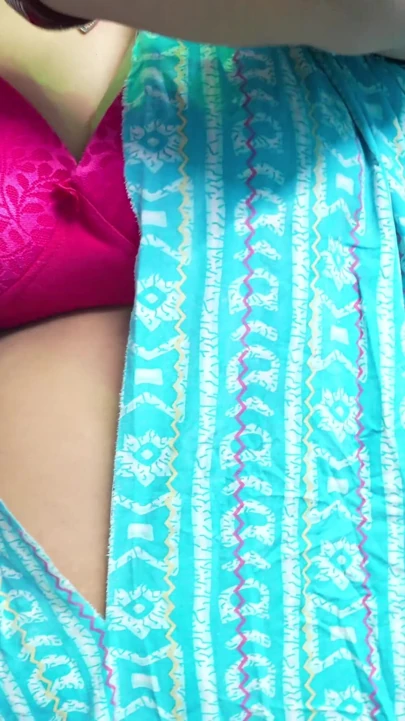 姐夫撕了嫂子的衣服, 还和嫂子发生了关系.
